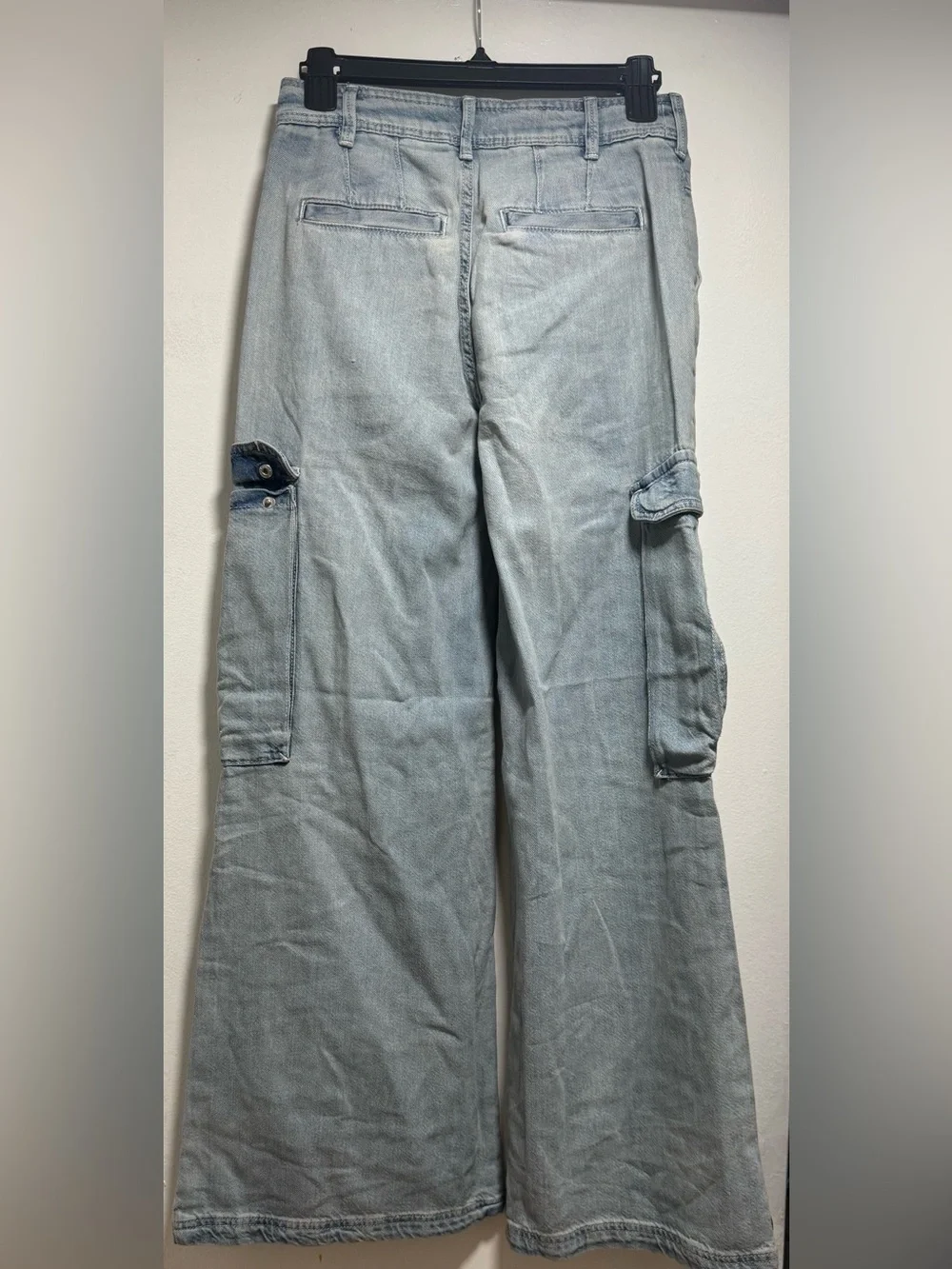 Pilcro Light Wash Wide-Leg Cargo Jeans - Blue